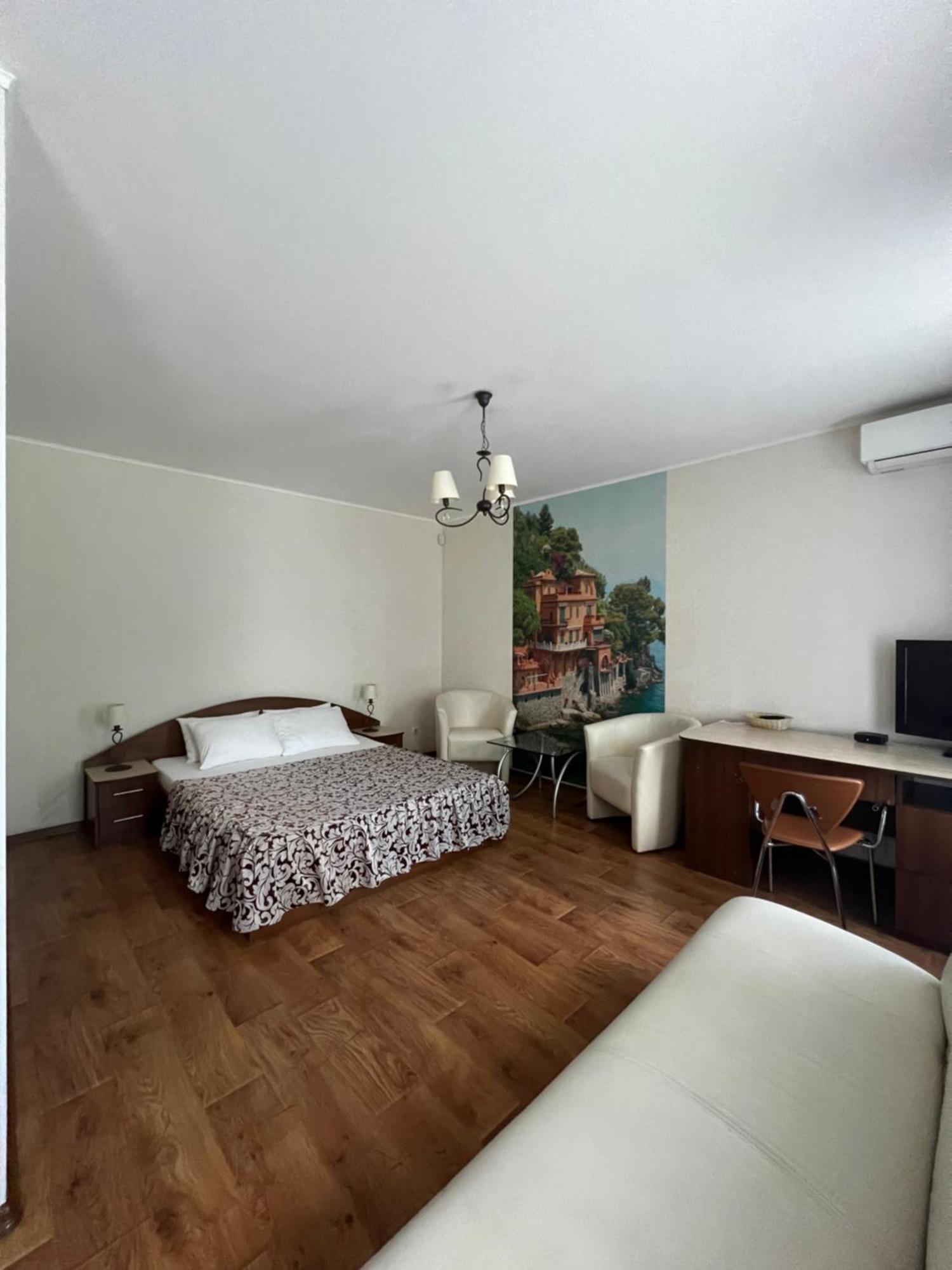 Apart Hotel Asotel Kharkiv Eksteriør bilde