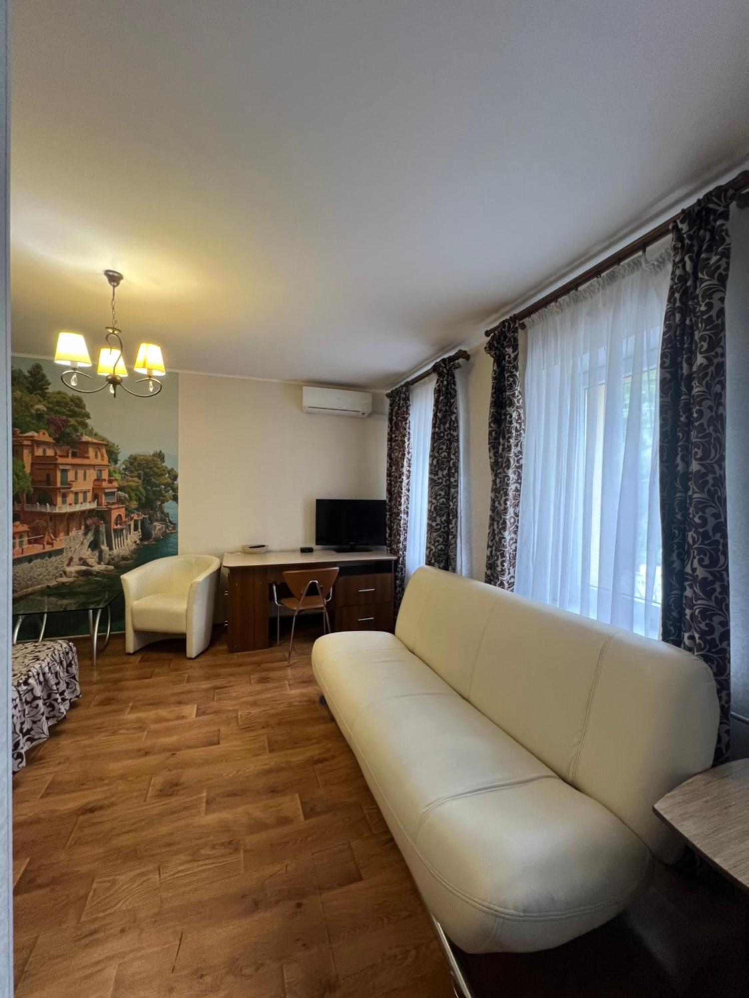 Apart Hotel Asotel Kharkiv Eksteriør bilde