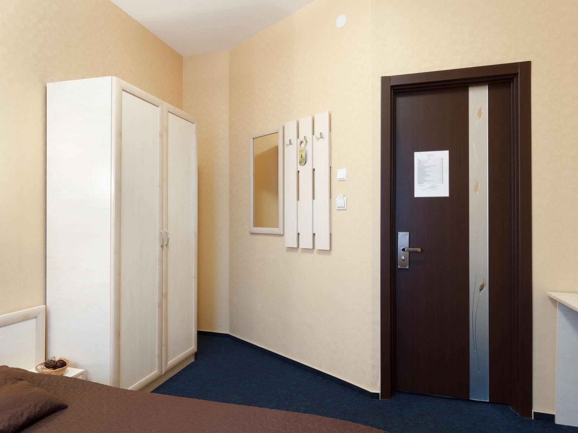 Apart Hotel Asotel Kharkiv Eksteriør bilde